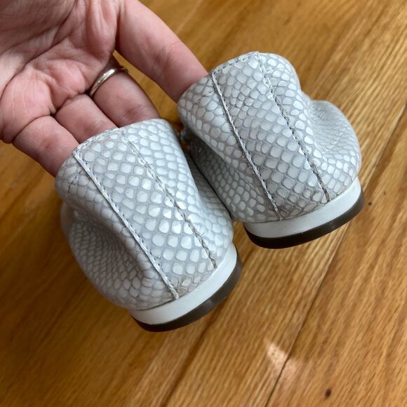 VIONIC Alexa Women's Orthotic Ballet Flat White Lizard sz 7 Snake - Picture 4 of 8